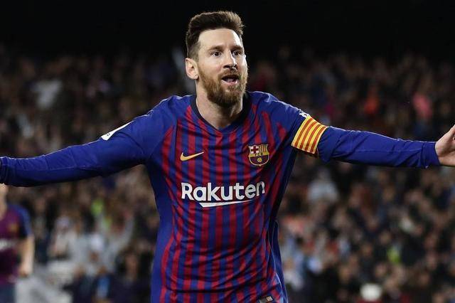 包含足球巨星齐聚，激烈对抗势不可挡的词条