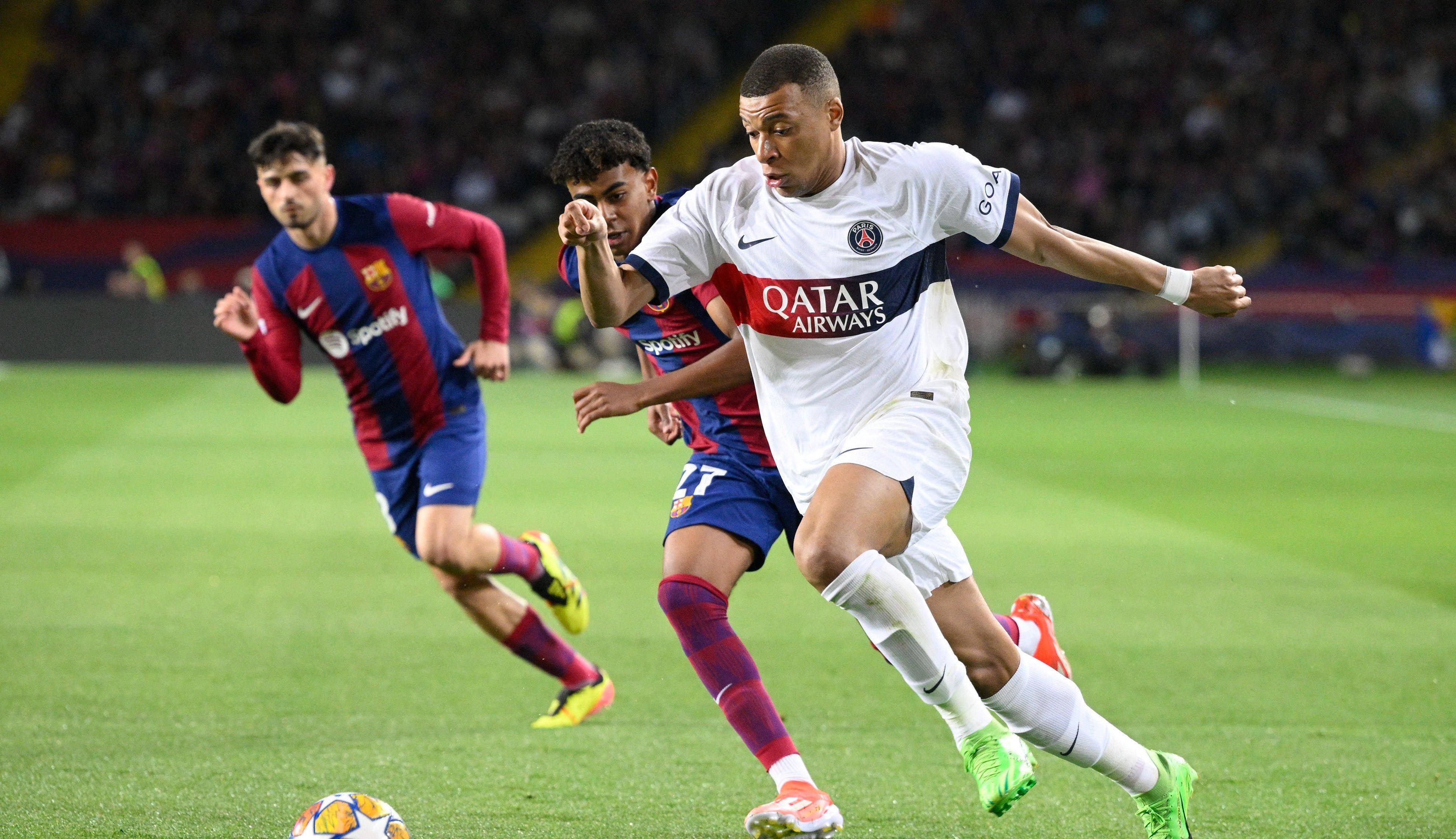 包含巴萨遭遇惨败，无缘欧冠四强的词条