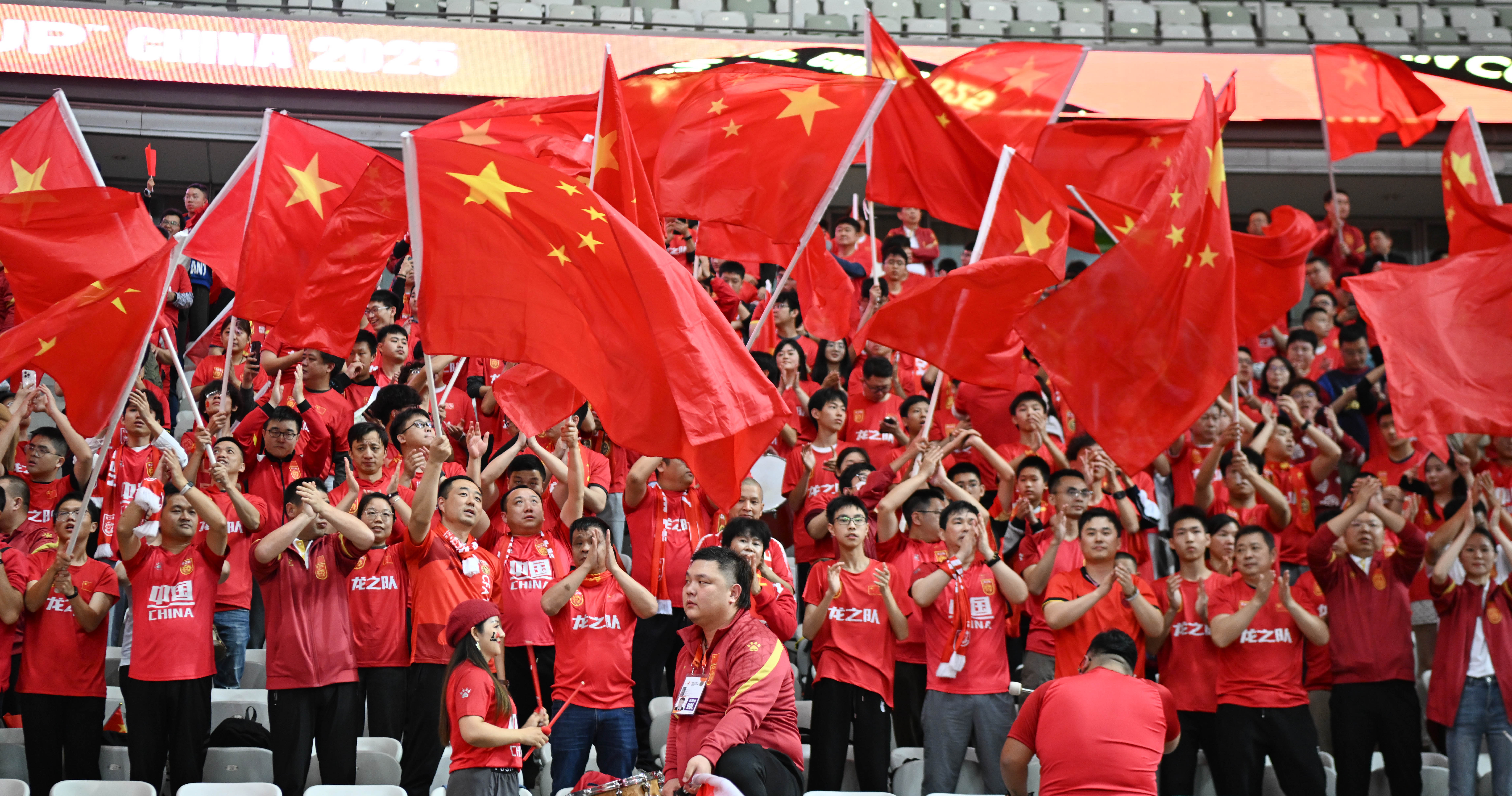 包含红红火火，亚洲球队势不可挡的词条