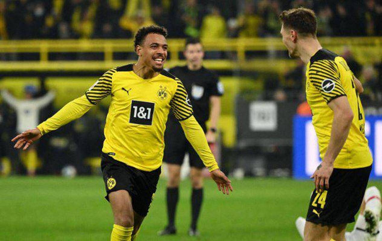 包含弗赖堡球员集体状态低迷，需重整旗鼓的词条