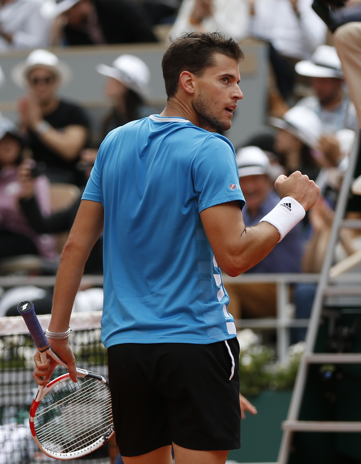 蒂姆在西班牙队比赛中绝杀，赛事规则更新引发热议！的简单介绍